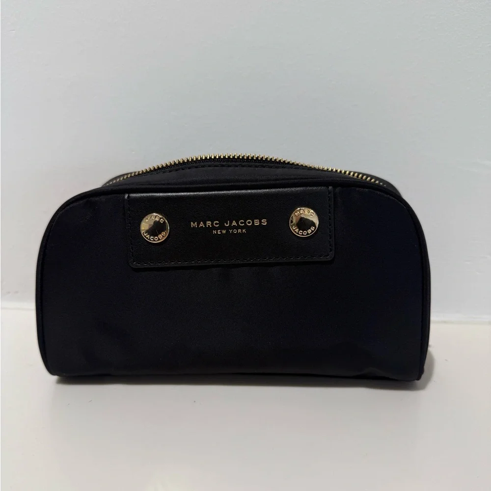 NWT Marc Jacobs nylon cosmetic pouch - Picture 1 of 5